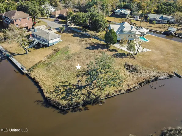 14012 Solano Cir, Ocean Springs, MS 39564