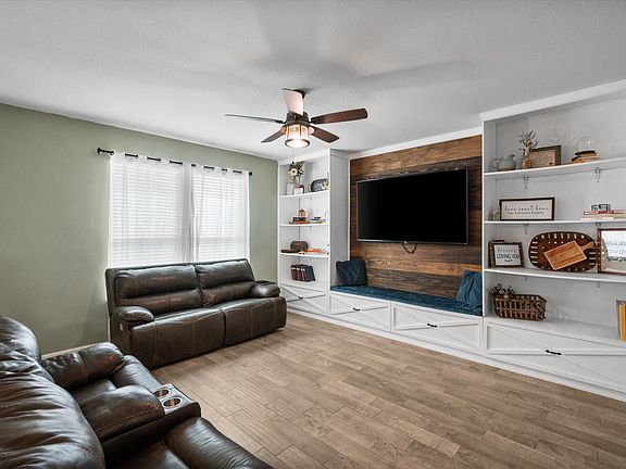 3rd image of 9120 Pearfield Rd