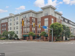 2655 Prosperity Ave APT 127, Fairfax, VA 22031