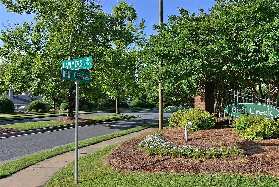 1st image of 8303 Summerglen Cres