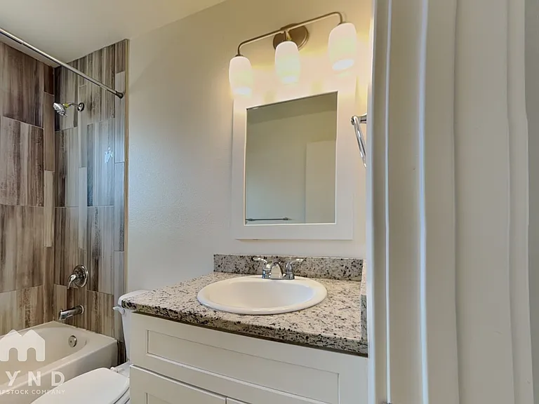 4830 E Willetta St #8 — Photo 8