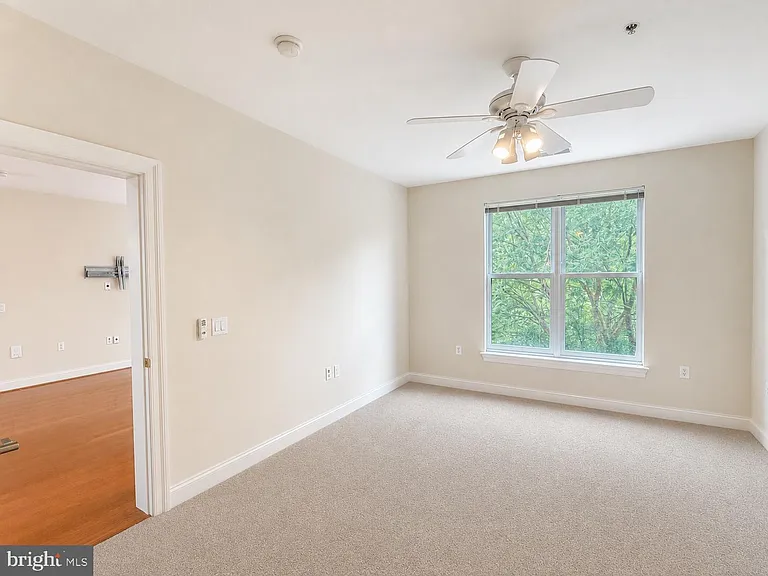 38 Maryland Ave #335 — Photo 16