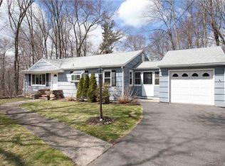 17 Junior Rd, Farmington, CT 06032