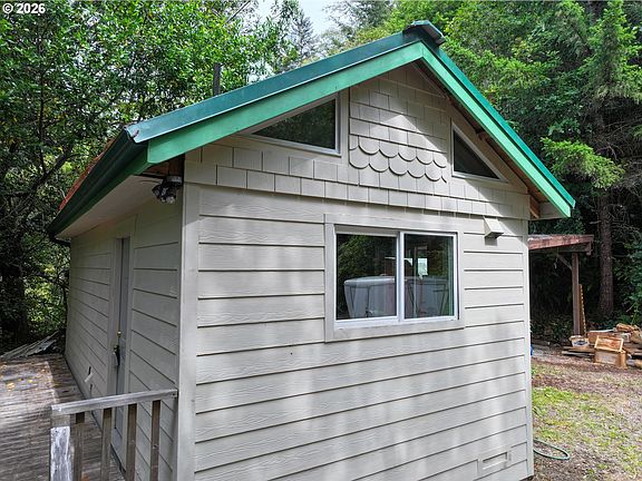 5th image of 98179 Tuttle Ln
