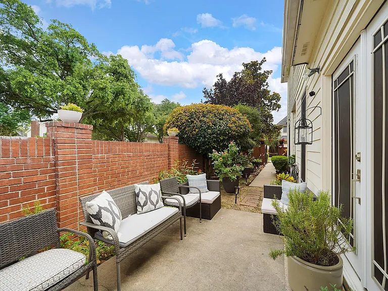 14402 Westbury Ct — Photo 30