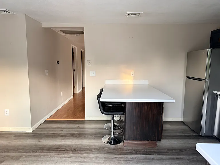 4 Ray St — Photo 5