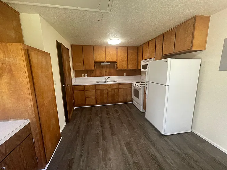 1782 SE Douglas Ave — Photo 6