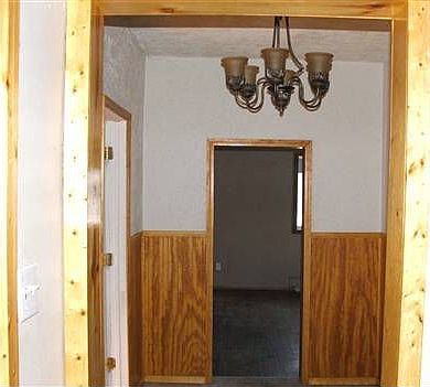 2nd image of 927 E Temple St Lot 461