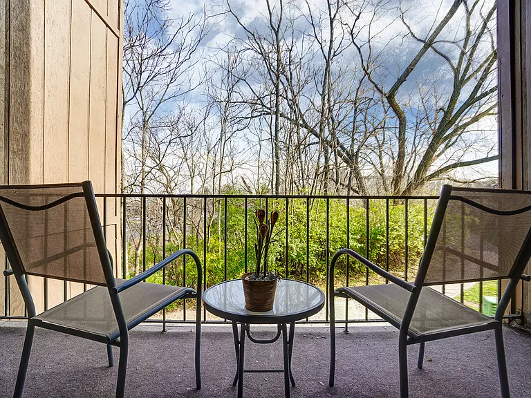 Campus View Apartments — Photo 11