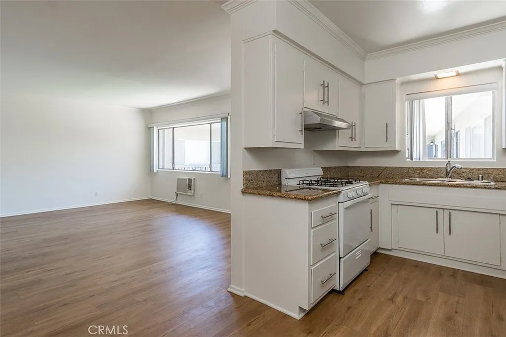 1 bed, 730 sqft, $1,950 — Photo 1