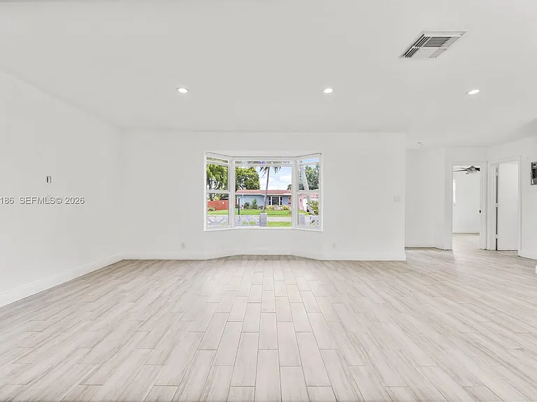 3192 NW 40th Ct — Photo 9