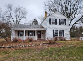 114 S Rose Farm Rd, Woodstock, IL 60098