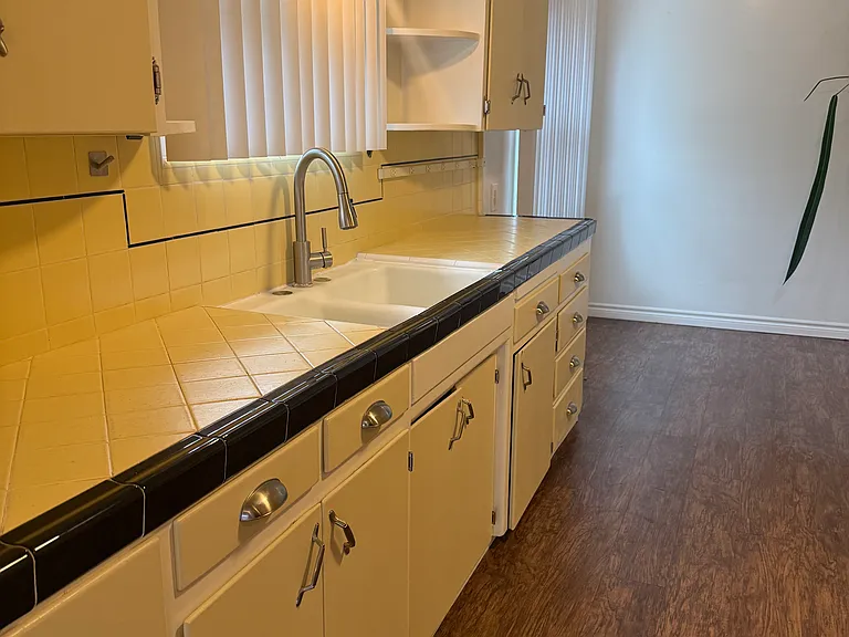 308 E Amerige Ave #0 — Photo 9