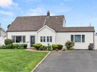 47 Cove Lane, Levittown, NY 11756