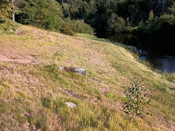 W Tasson Rd, Ishpeming, MI 49849