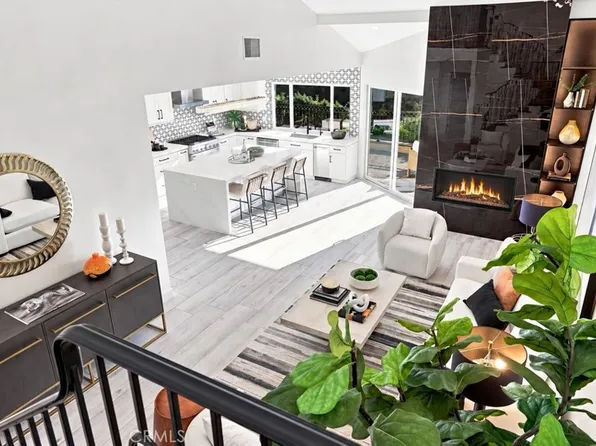 991 S Park Rim Cir, Anaheim, CA 92807