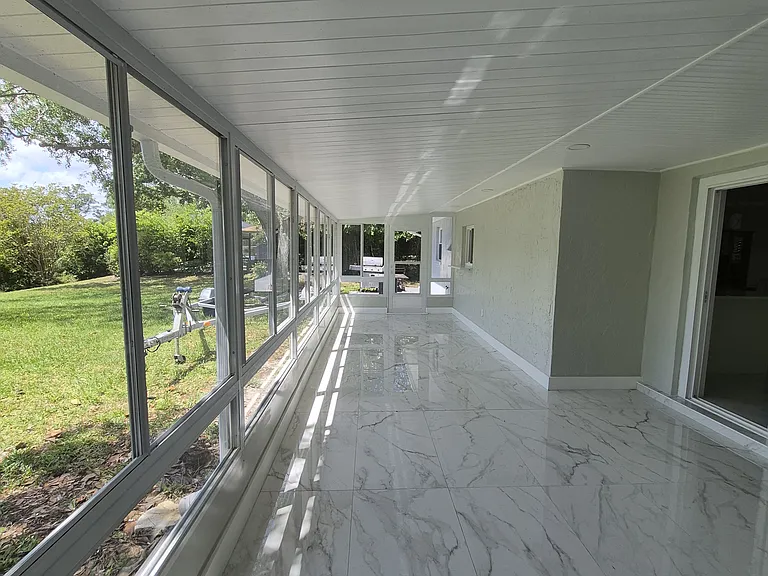 Fernwood Ln — Photo 9
