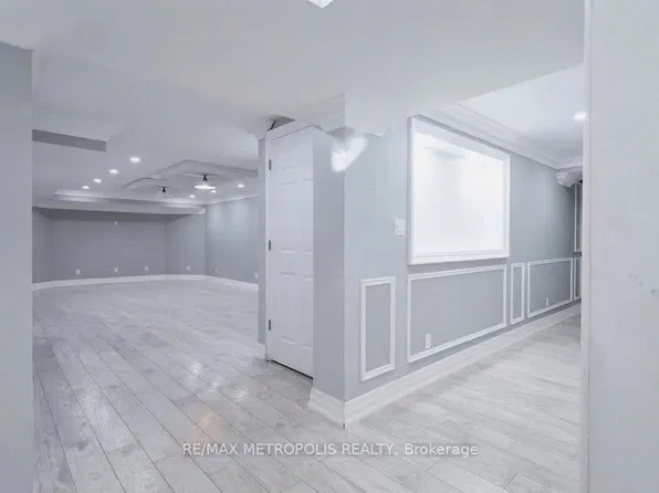 121 Livingstone St E #Basement, Barrie, ON L4M 6X5