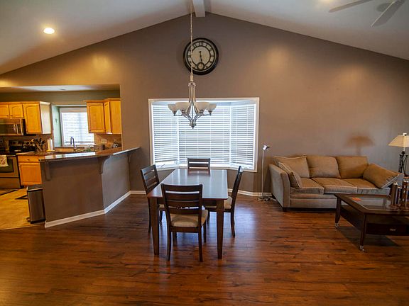 4th image of 419 Timberlake Dr W #0