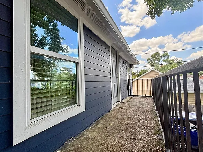 1009 Enid St #B — Photo 4