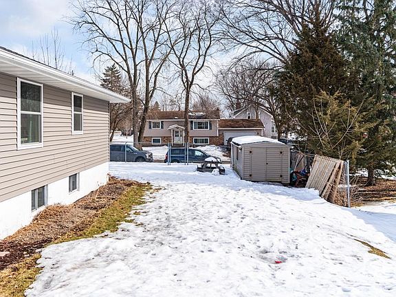 3rd image of 151 W 102nd St