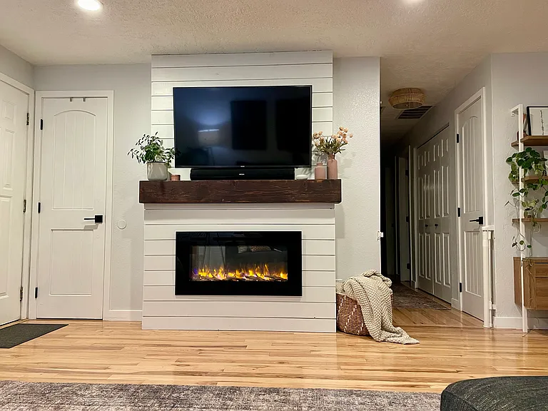 1237 E Victory Rd — Photo 4
