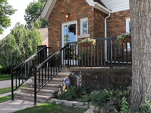 3rd image of 15404 Garfield Ave
