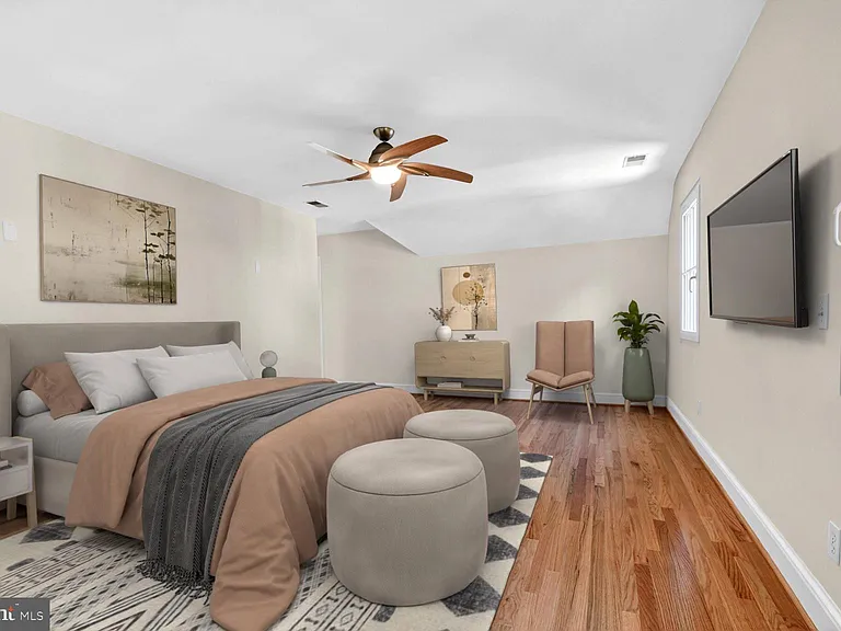 115 Grafton St — Photo 16