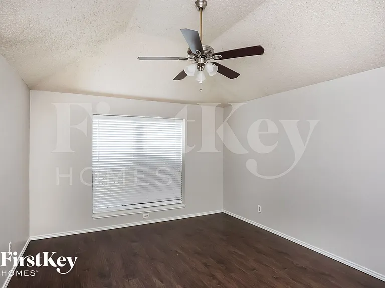 1317 Edelweiss Dr — Photo 8