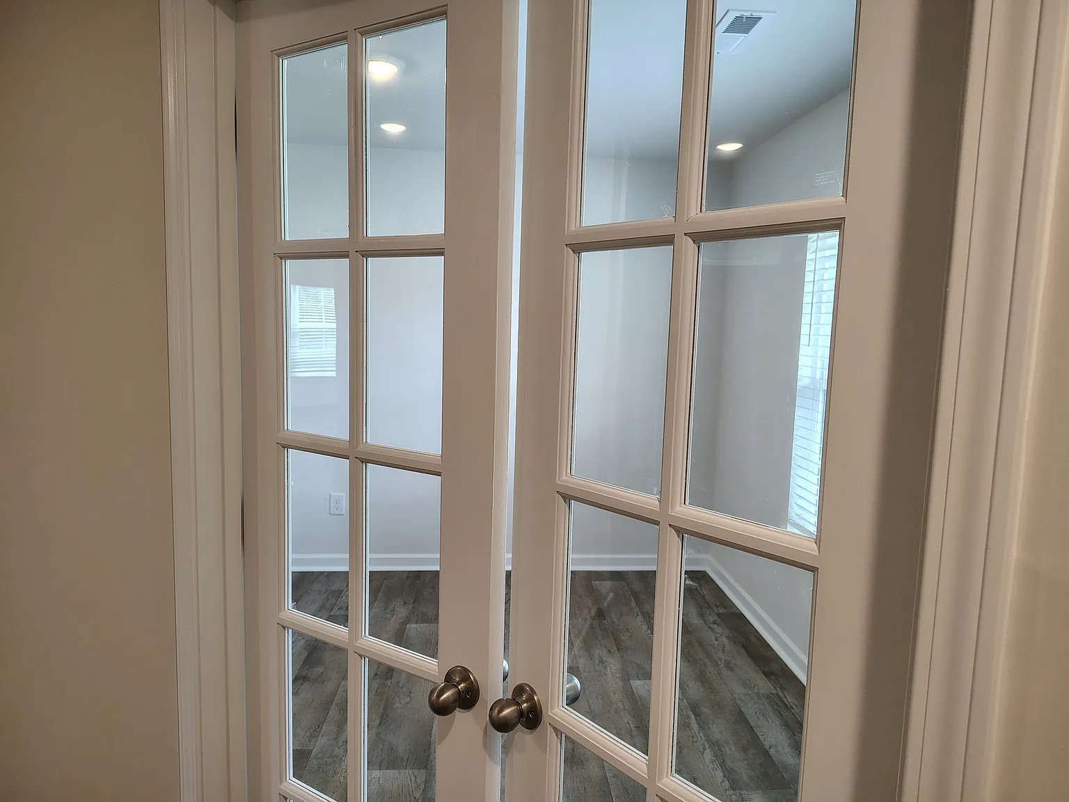 5 bed, 2644 sqft, $2,775 — Photo 2