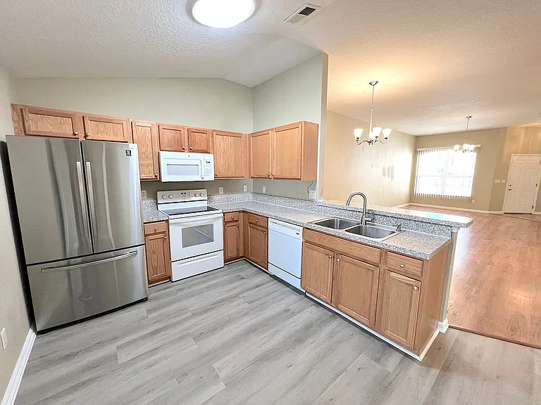 20 Regis Ln #A — Photo 12