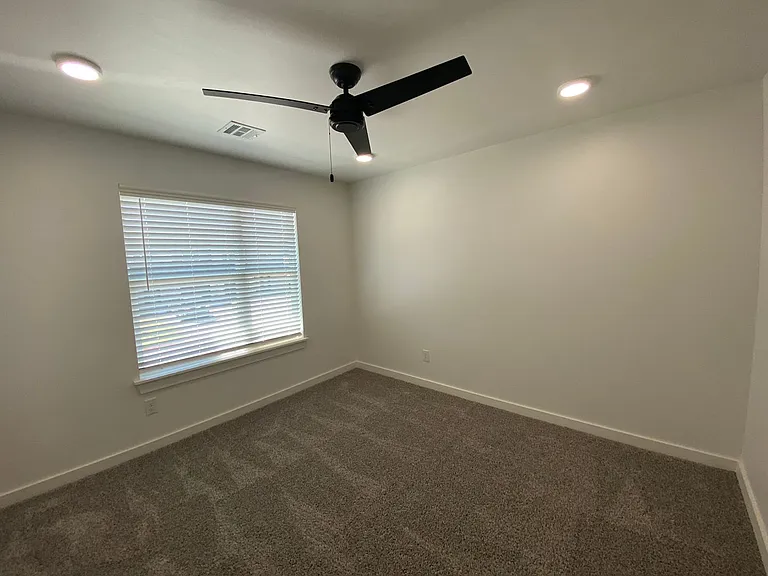 13512 Vinita Dr — Photo 17