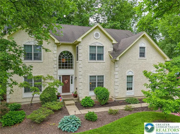 4201 Anthony Dr, Bethlehem, PA 18020
