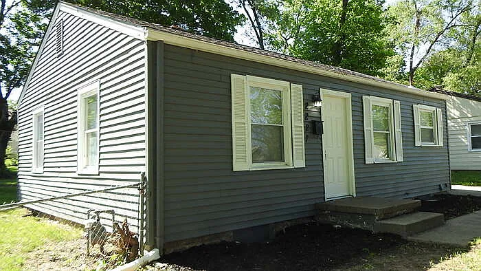 2222 S Overton Ave — Photo 3