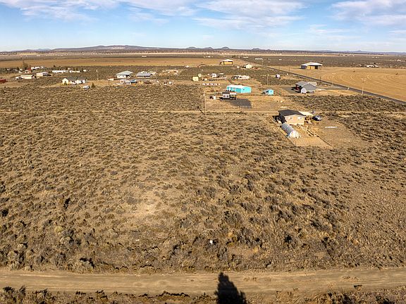 3rd image of Lark St