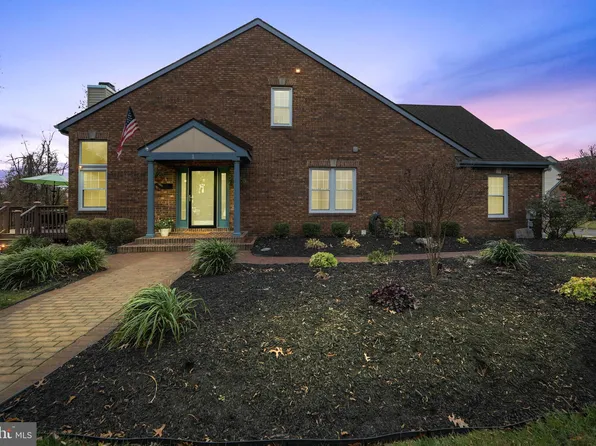 1 Corlen Ct, Medford, NJ 08055