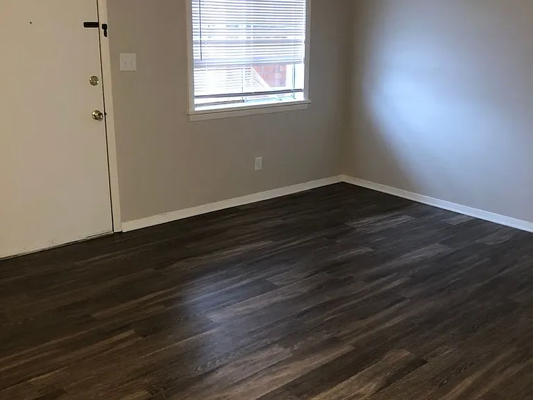 807 S Randolph St — Photo 14