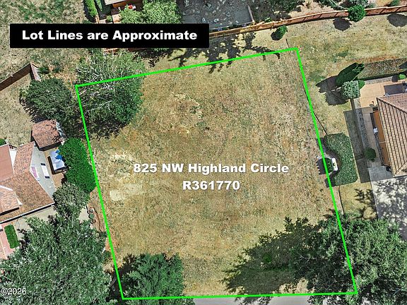 2nd image of 825 NW Highland Cir