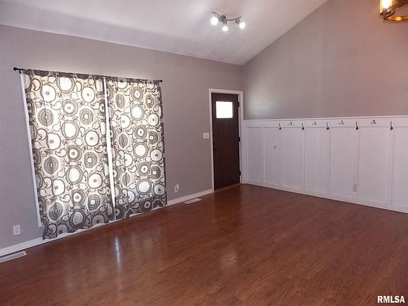 2nd image of 137 Rebecca Ln