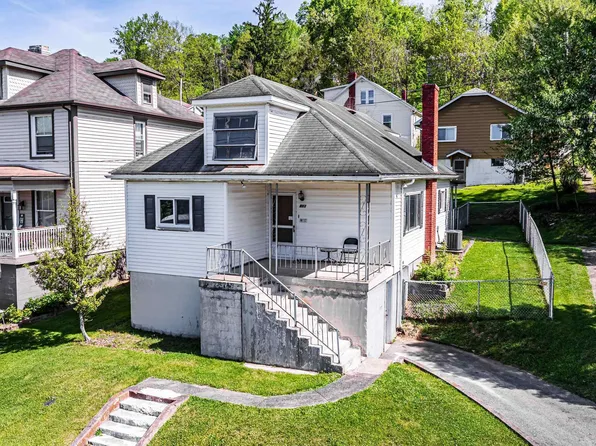 913 Fleming Ave, Fairmont, WV 26554