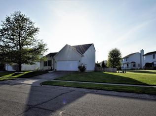 704 Osborn Dr, Pataskala, OH 43062