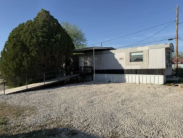2 bed, $995 — Photo 2