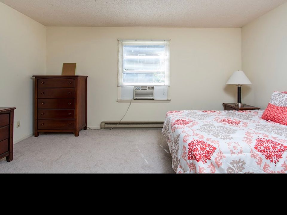 1st image of 31 Vale Cir #H