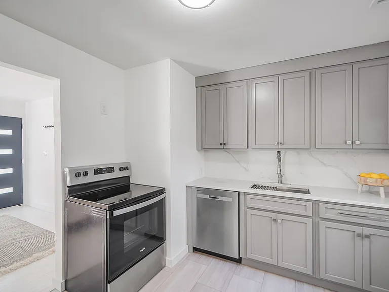 138 W Tiana Rd — Photo 8
