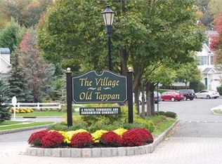 45 Woods Edge Rd, Old Tappan, NJ 07675