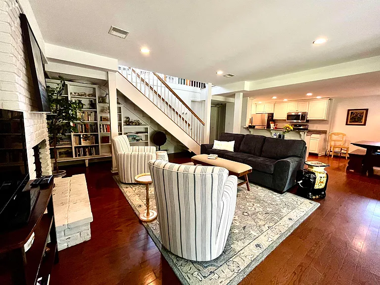 66 Woodland Rd — Photo 14