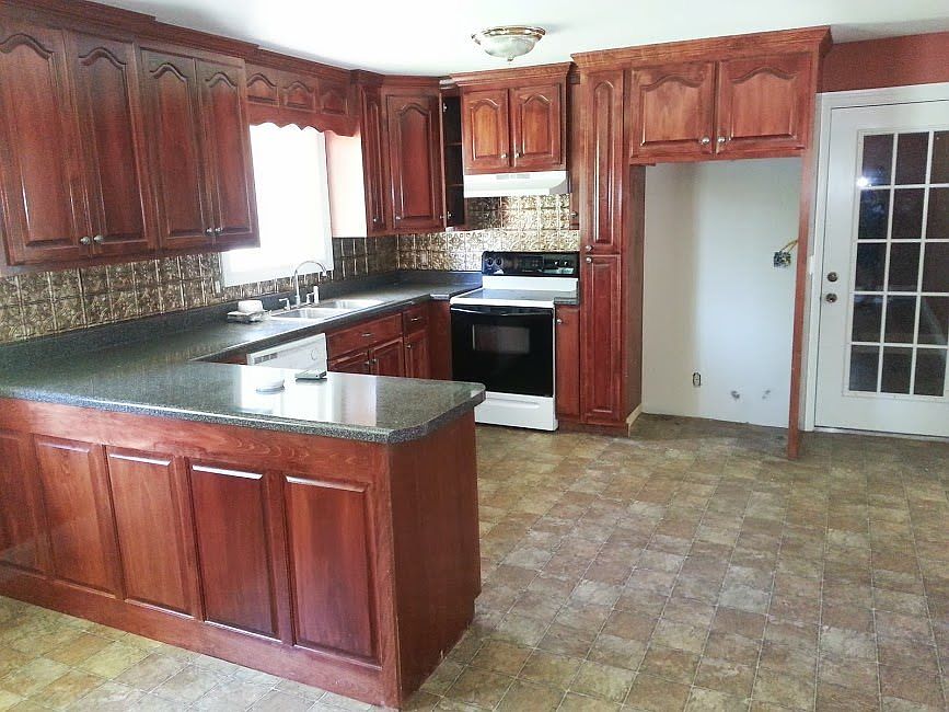 2nd image of 2105 Covemont Dr SE