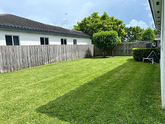 4th image of 9335 SW 173rd Terrace