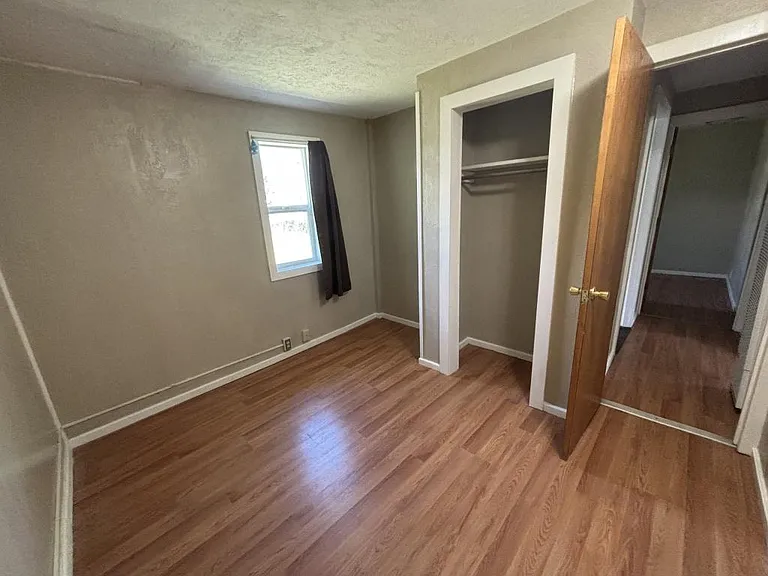 235 Curtis St — Photo 11