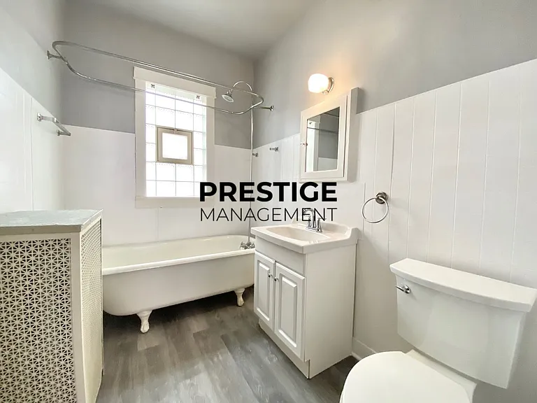 1113 Benedict St #2R — Photo 9